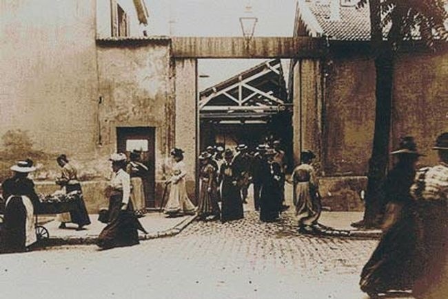 Выход рабочих с фабрики "Люмьер" (1895) - Трейлеры