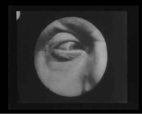Бабушкина лупа (1900) - Трейлеры Бабушкина лупа (1900) - Трейлеры