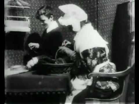 Бабушкина лупа (1900) - Трейлеры Бабушкина лупа (1900) - Трейлеры