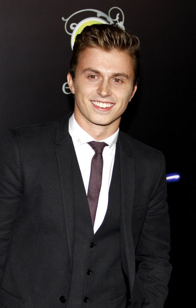 Кенни Вормолд Kenny Wormald - Биографии Кенни Вормолд Kenny Wormald - Биографии