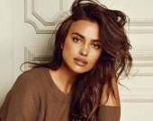 Ирина Шейк полностью обнажилась для испанского Vogue Ирина Шейк полностью обнажилась для испанского Vogue