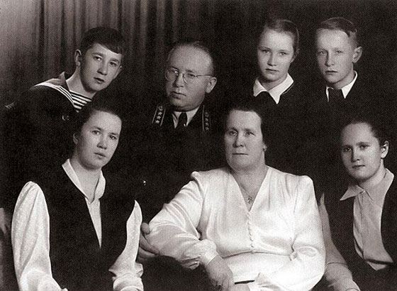 Биография Виктора Геращенко - Российские актеры.