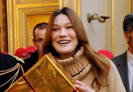 Карла Бруни (Carla Bruni) биография, фото, личная жизнь и ее дочь 2017 - Иностранные актеры.