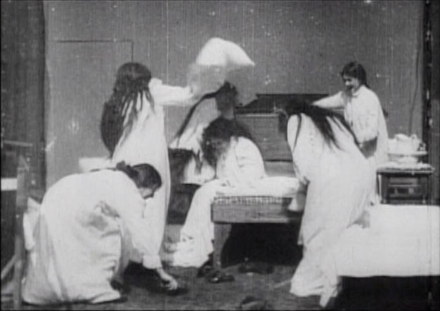 Школьницы (1897) - Трейлеры Школьницы (1897) - Трейлеры
