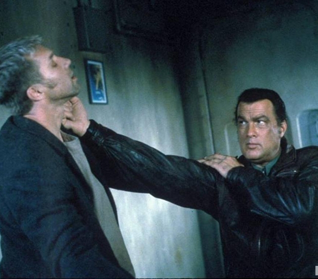 "Предельная глубина" / "Submerged" (2005) - Трейлеры "Предельная глубина" / "Submerged" (2005) - Трейлеры