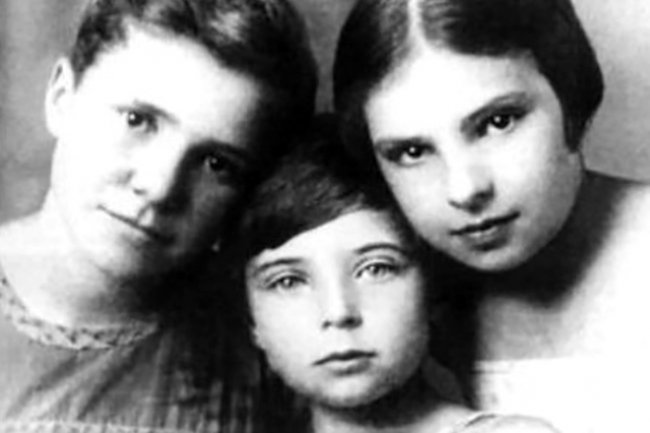 Елена Аросева - Биография