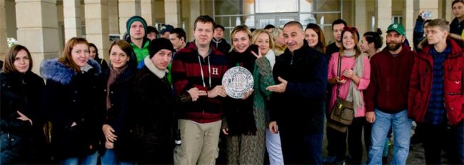 Одной левой - Трейлеры