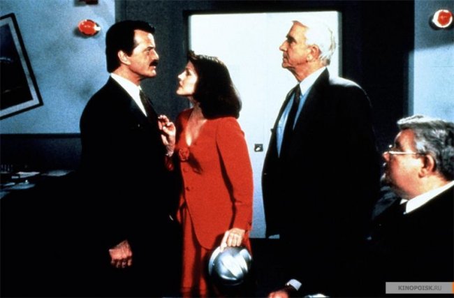 Голый пистолет 2 1/2: Запах страха (1991) - Трейлеры