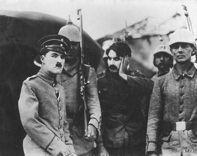 На плечо! (1918) - Трейлеры