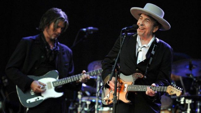Боб Дилан (Bob Dylan) , интересные факты из биографии музыканта , поэта , актера . - Трейлеры