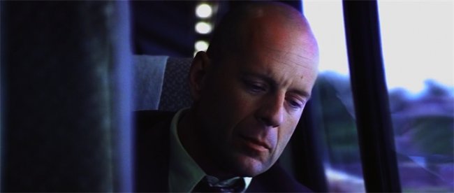 Неуязвимый (2000) - Трейлеры