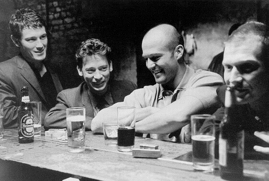 Карты, деньги и два дымящихся ствола / Lock, Stock and Two Smoking Barrels - Трейлеры Карты, деньги и два дымящихся ствола / Lock, Stock and Two Smoking Barrels - Трейлеры