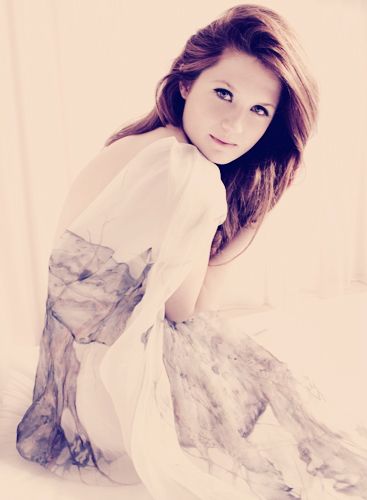Bonnie Wright - Биографии