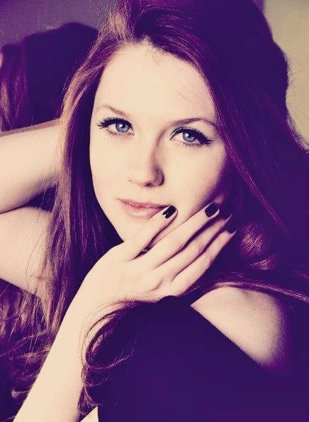 Bonnie Wright - Биографии