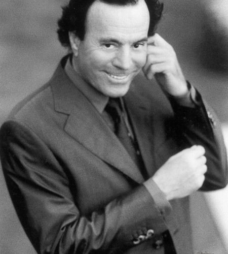 Хулио Иглесиас (Julio Iglesias) биография певца, фото, личная жизнь, его жена и дети 2017 - Российские актеры. Хулио Иглесиас (Julio Iglesias) биография певца, фото, личная жизнь, его жена и дети 2017 - Российские актеры.