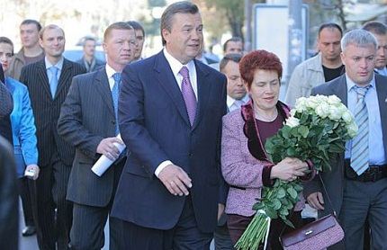 Биография Виктора Януковича - Режиссеры. Биография Виктора Януковича - Режиссеры.
