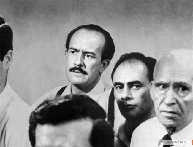 12 разгневанных мужчин (1957) - Трейлеры