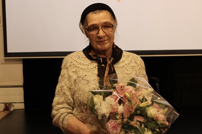 Людмила Абрамова - Биография