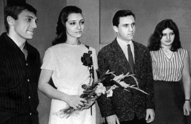 Людмила Абрамова - Биография