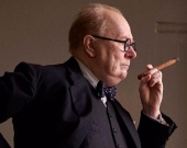Неузнаваемый Гари Олдман на постере фильма о Черчилле Неузнаваемый Гари Олдман на постере фильма о Черчилле
