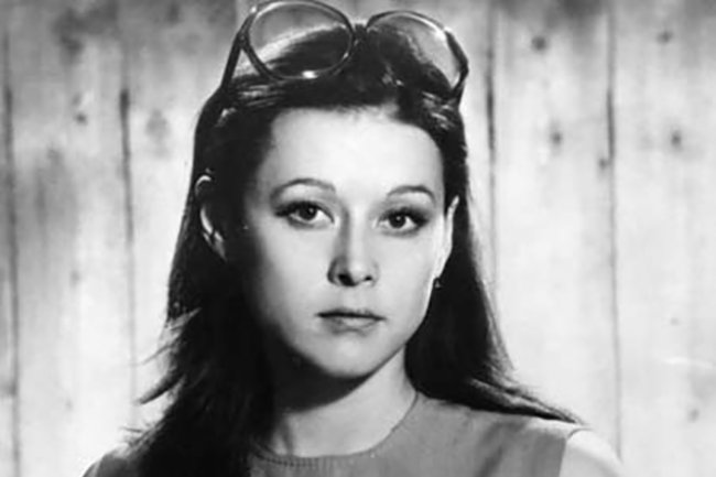 Елена Прудникова - Биография