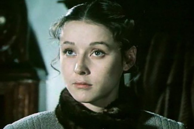 Елена Прудникова - Биография