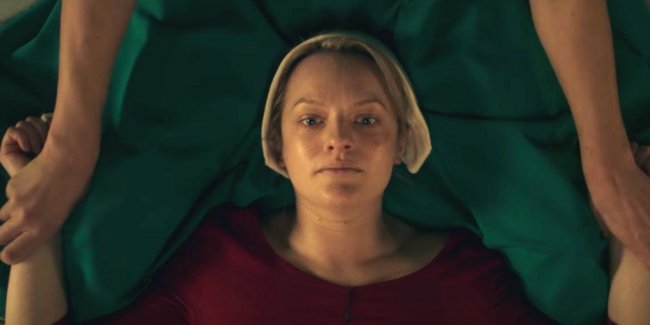 Сериал-антиутопия «Рассказ служанки» получил главный приз «Эмми»