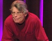 Стивен Кинг объяснил провал экранизации "Темной башни" Стивен Кинг объяснил провал экранизации "Темной башни"