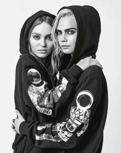 Лили Роуз Депп и Кара Делевинь в новой рекламе Chanel Лили Роуз Депп и Кара Делевинь в новой рекламе Chanel