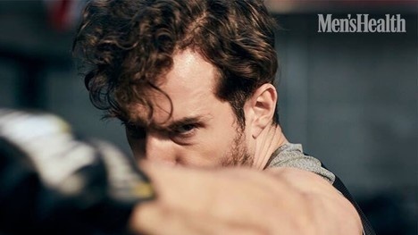 Генри Кавилл снялся в фотосессии для декабрьского Men's Health