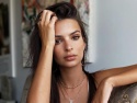 Появилось первое фото Эмили Ратаковски с мужем после свадьбы