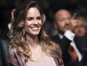 Хилари Суонк ушла из Голливуда ради больного отца