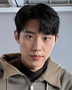 Ким Сон Чхоль — биография, личная жизнь, фото, новости, корейский актер, дорамы, фильмография 2025 - 24СМИ - Биография