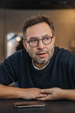 Михаил Ратгауз: «Сейчас, в 2025 году, у времени есть запрос к документалистике в России» - «Интервью»