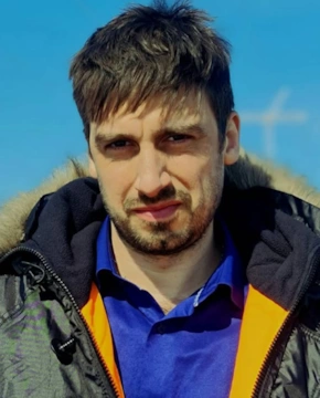 Максим Конюхов — биография, личная жизнь, фото, новости, КВН «Русская дорога», «ДомоЧАТцы» 2025 - 24СМИ - Биография