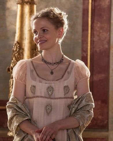 Кейт Филлипс — биография, личная жизнь, фото, новости, британская актриса, фильмография, Оливер Крис 2026 - 24СМИ - Биография