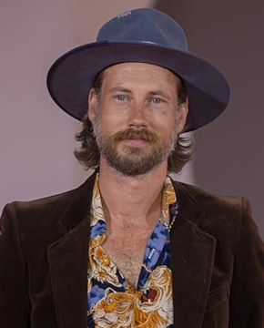 Джон Робинсон — биография, личная жизнь, фото, новости, американский актер, фильмография, «Провод мертвеца» 2026 - 24СМИ - Биография