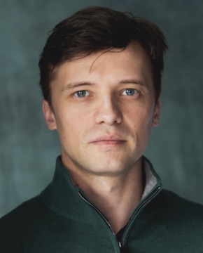 Арсений Тополага — биография, личная жизнь, фото, новости, актер, фильмография, родители, театр Михалкова 2026 - 24СМИ - Биография