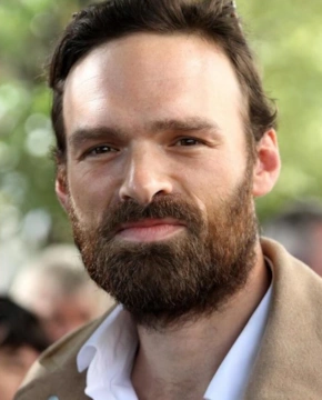 Альбан Ленуар — биография, личная жизнь, фото, новости, французский актер, фильмография, каскадер, жена 2026 - 24СМИ - Биография