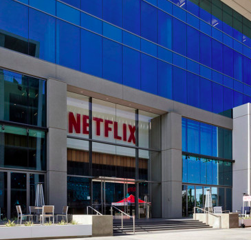 На Netflix подали в суд за потерянный фильм с Николасом Кейджем - «Новости кино»